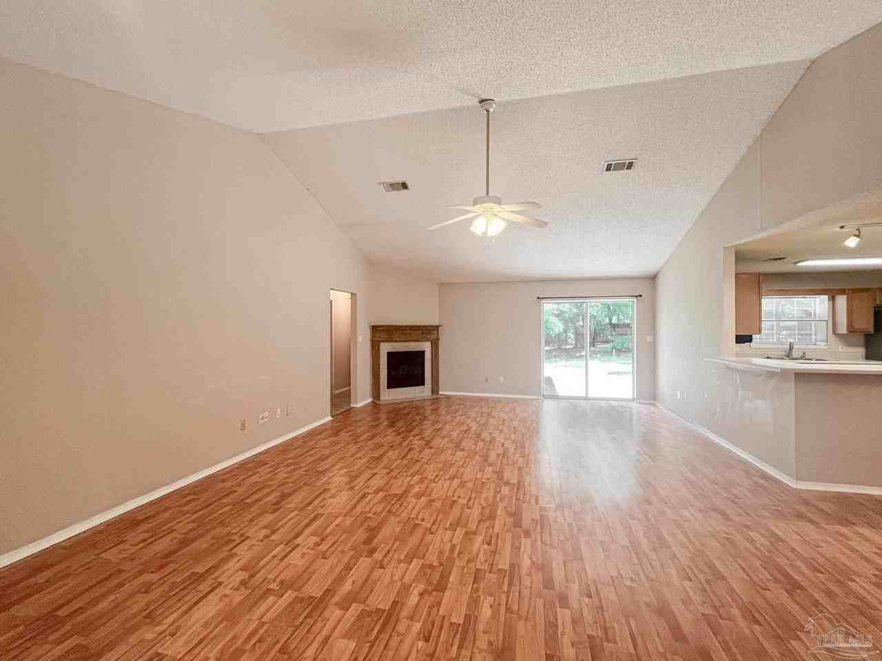 902 Catskill Ln - Photo 2 of 23