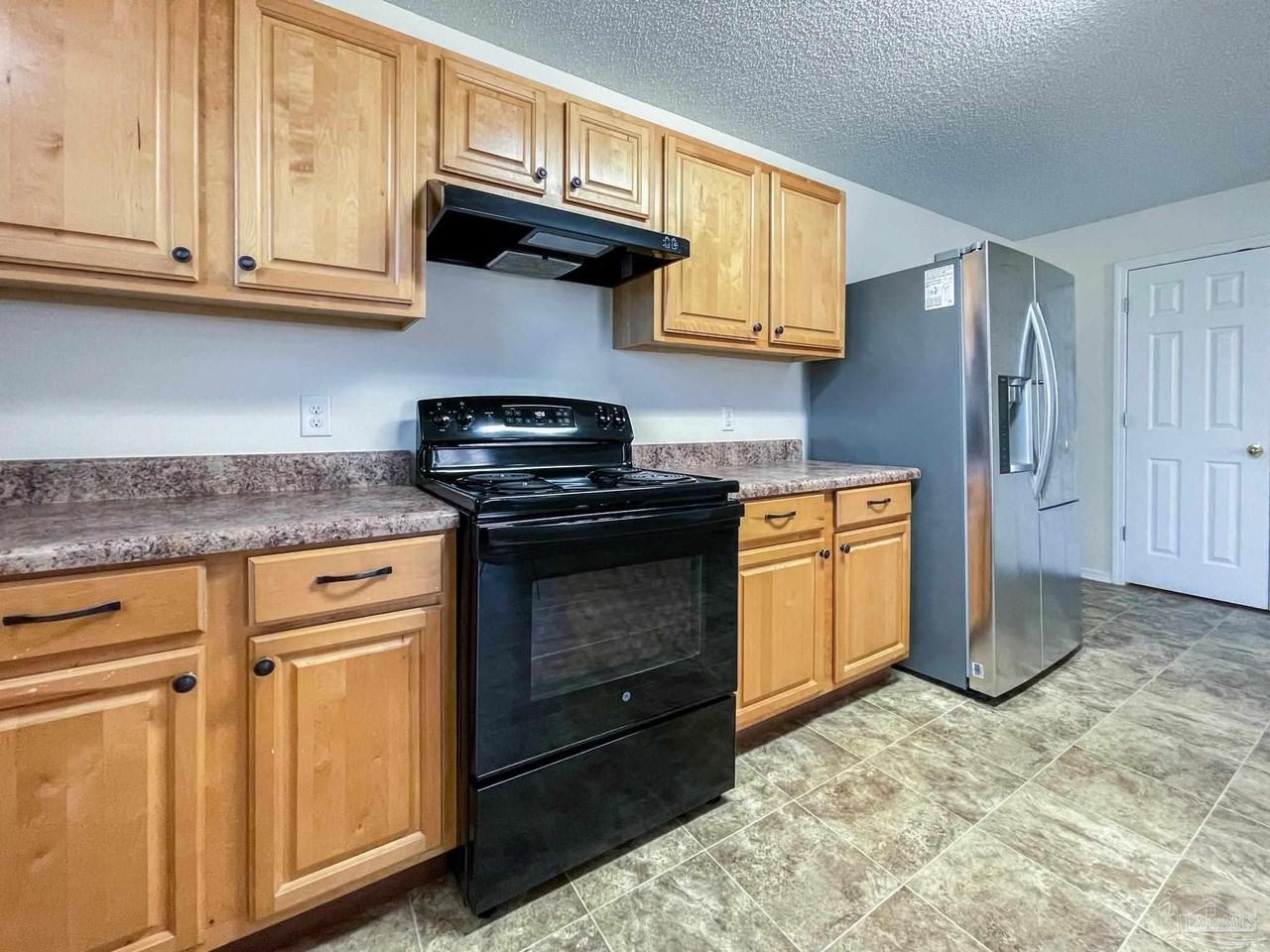 8921 Camshire Cir - Photo 4 of 26