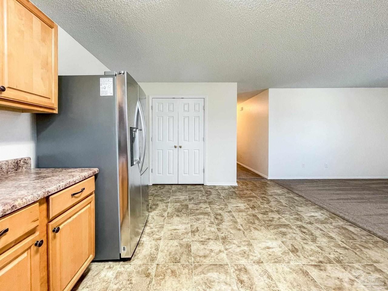 8921 Camshire Cir - Photo 5 of 26