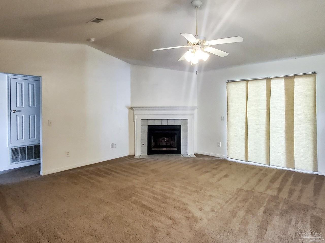 412 Bay Oaks Dr - Photo 4 of 21