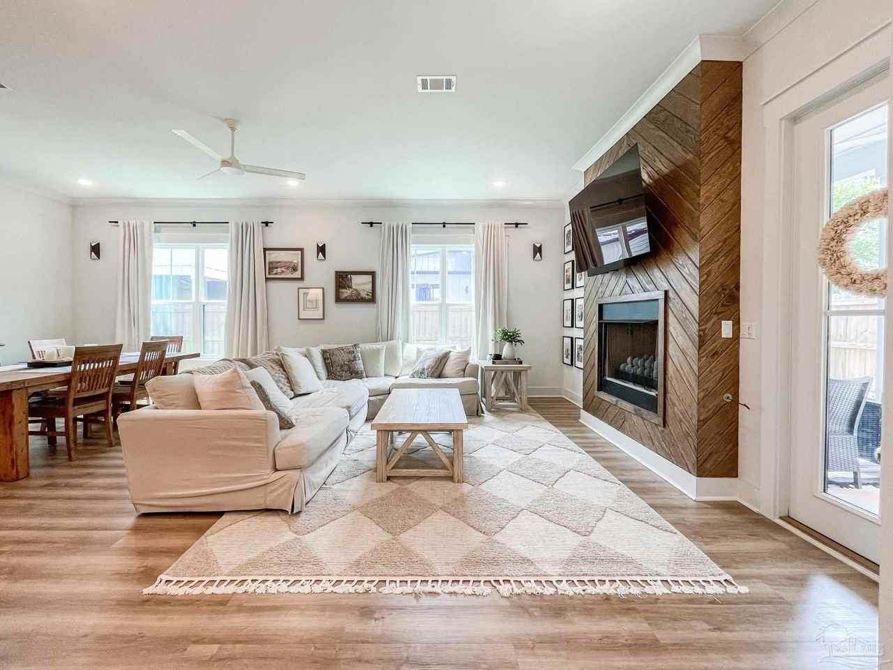 13805 Red Drum Ct - Photo 4 of 47