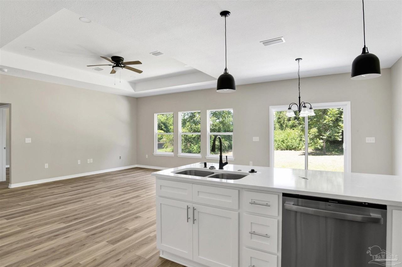 4 Tennessee Dr - Photo 6 of 28