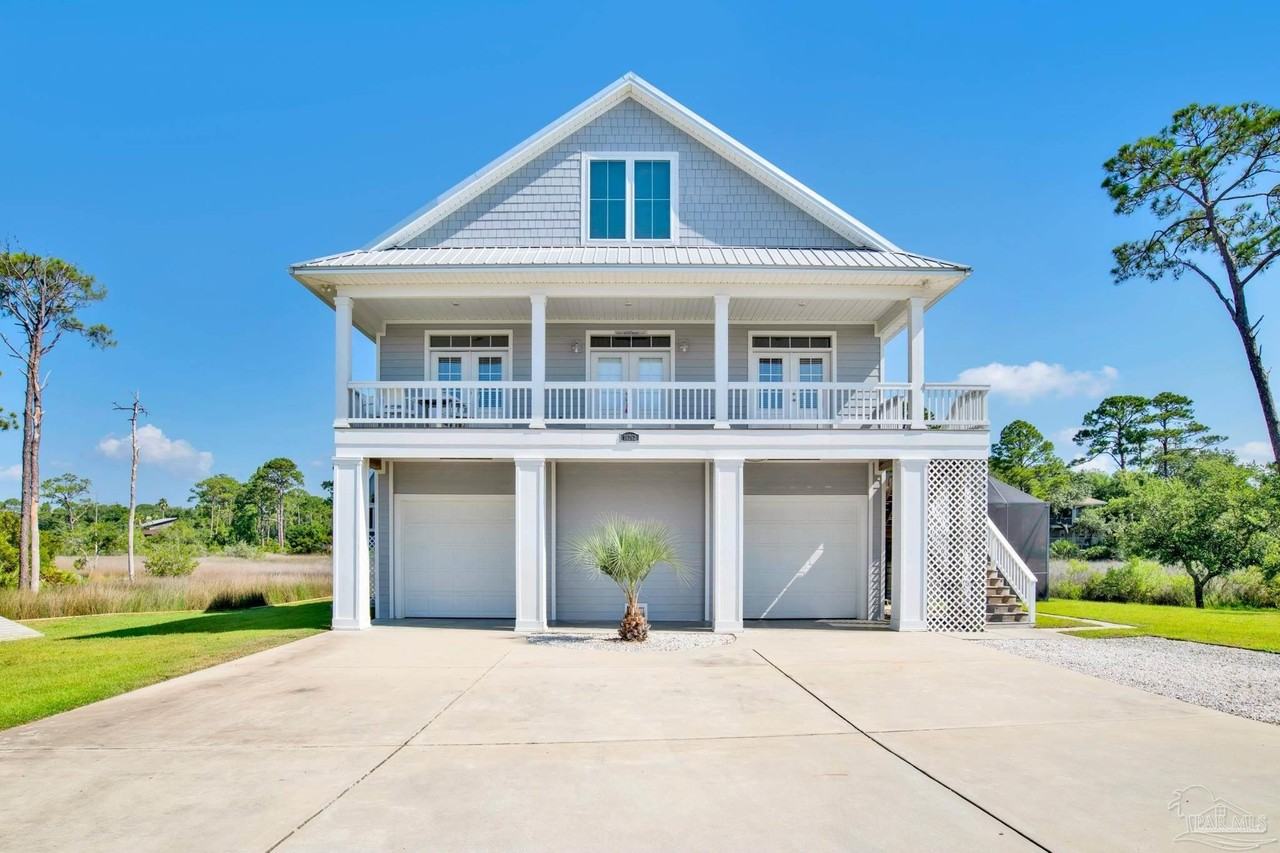 16262 Tarpon Dr - Photo 2 of 50