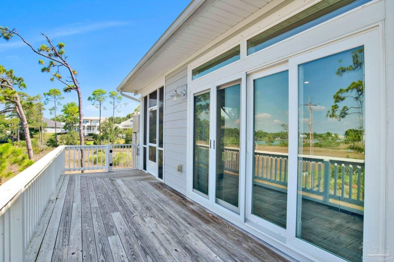 16262 Tarpon Dr - Photo 6 of 50