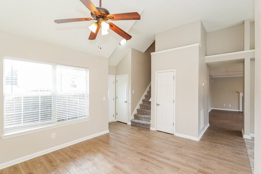 248 Kings Cv - Photo 4 of 17