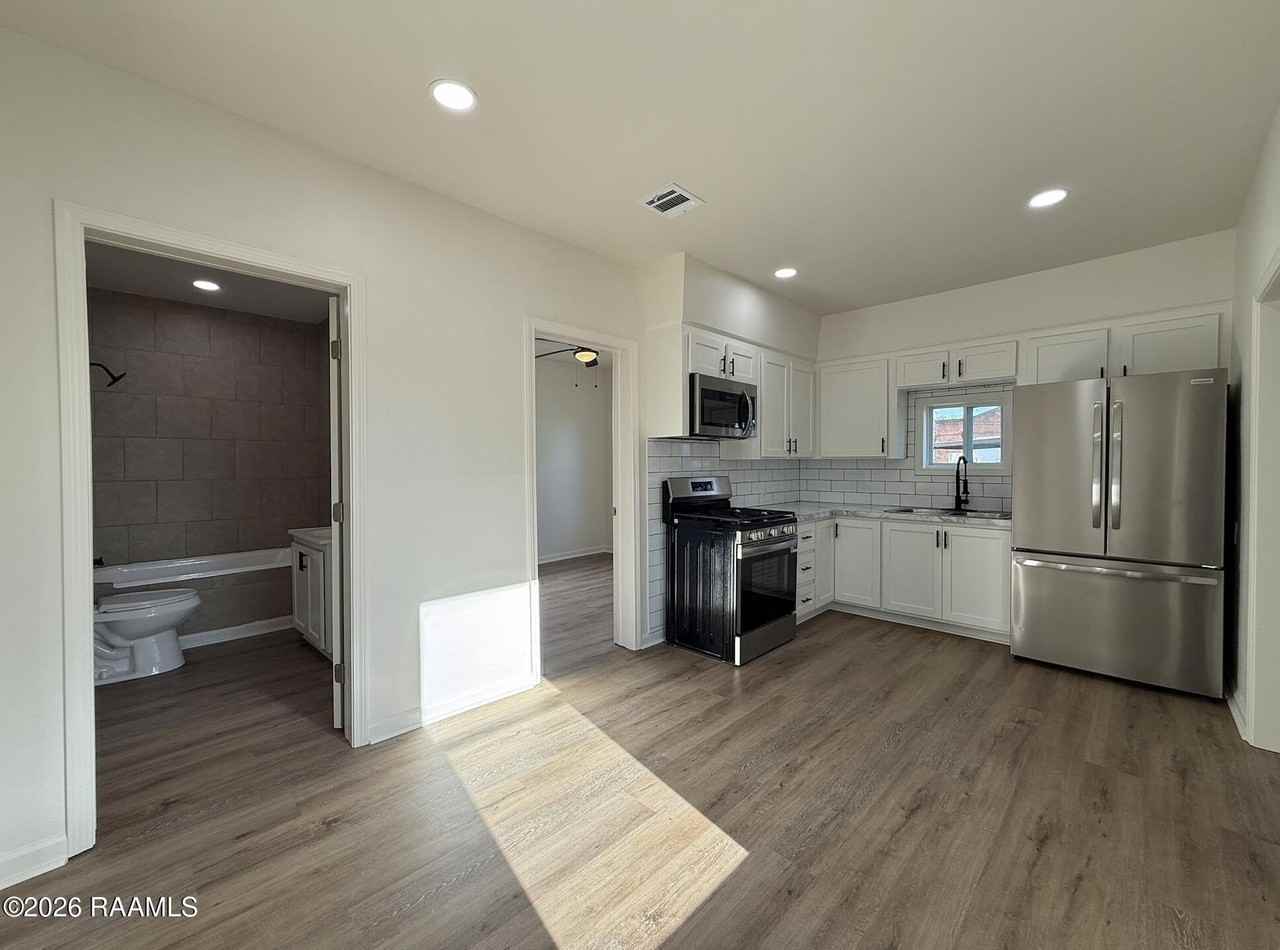 801 Cleveland St - Photo 6 of 13