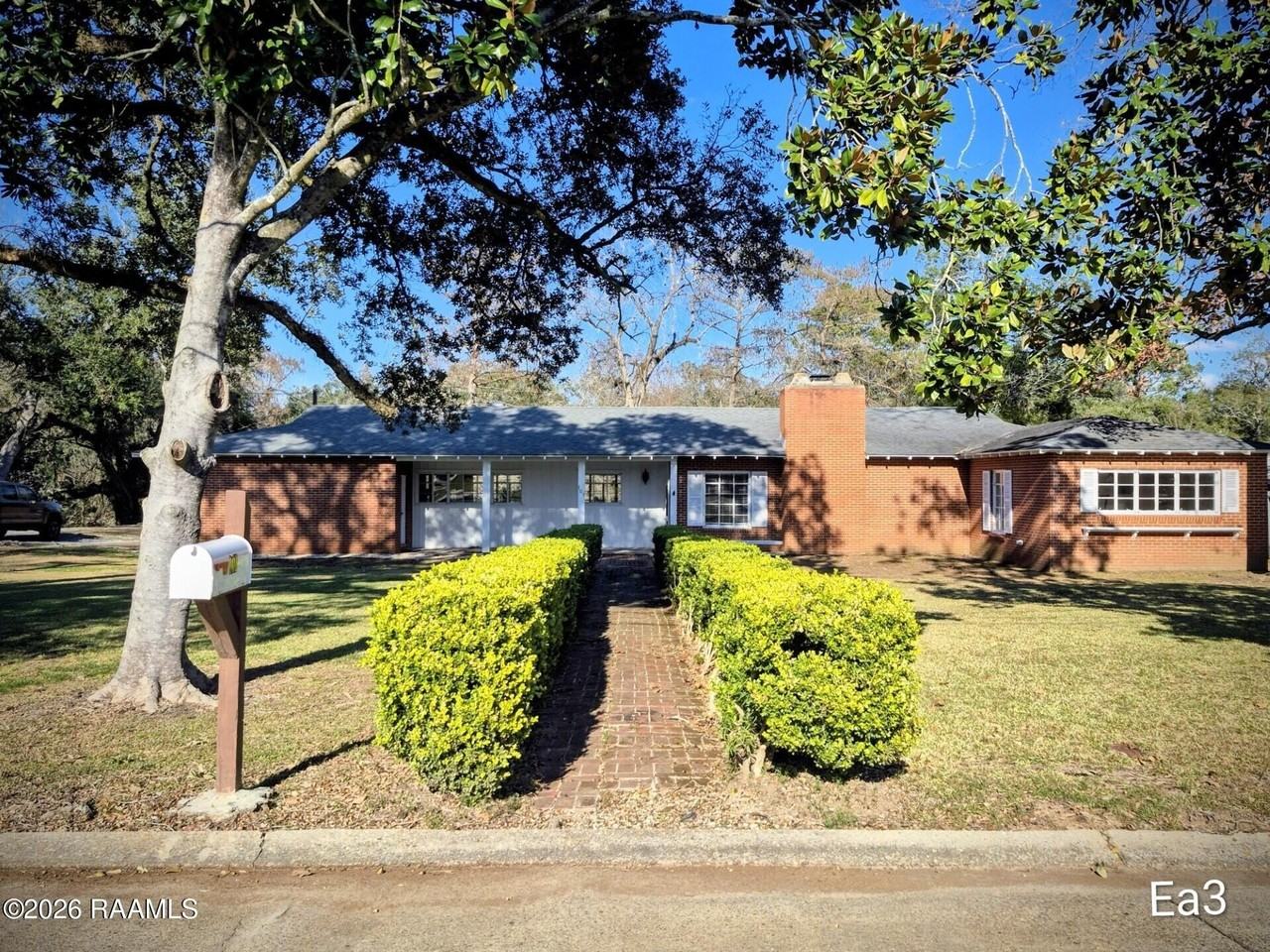 101 Aline St - Photo 6 of 15