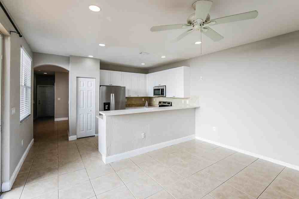 1648 Se 20th Rd - Photo 6 of 17