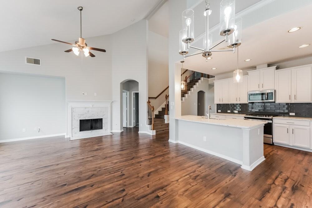 2531 Crystal Shore Dr - Photo 5 of 17