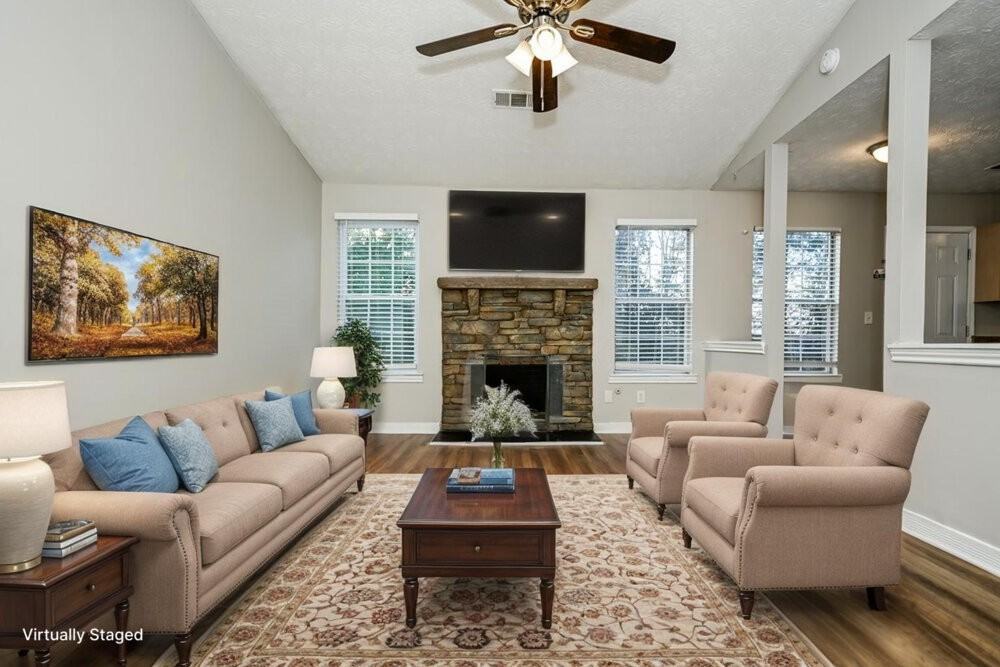 337 Autumn Lake Dr - Photo 3 of 19