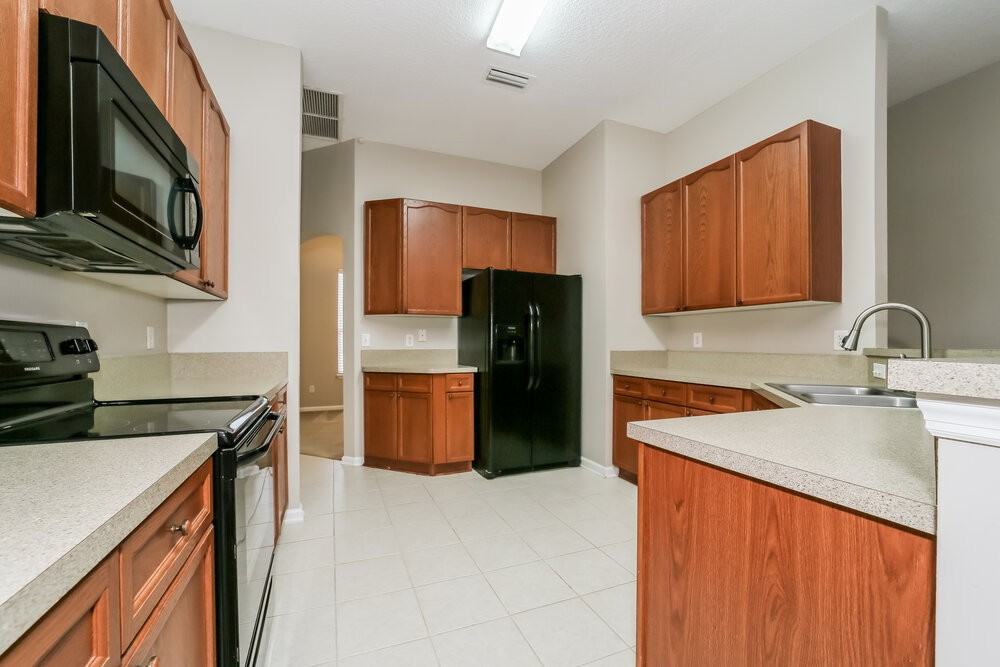 11119 Cherokee Cove Dr - Photo 6 of 16