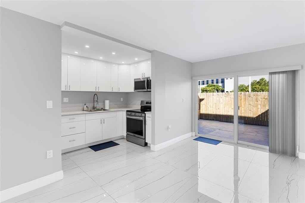 5925 Sw 36th Ct - Photo 2 of 26