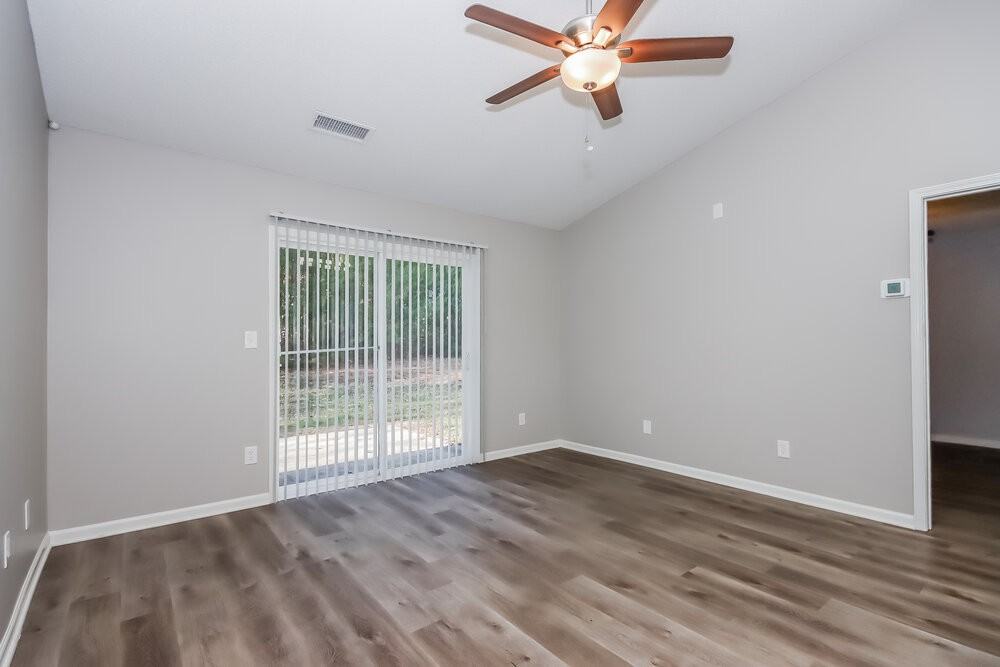 1641 Galesburg St - Photo 5 of 16