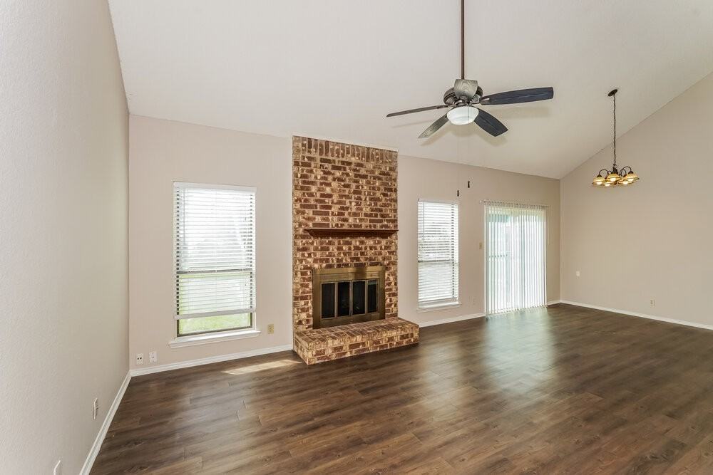 2200 Wembley Downs Dr - Photo 4 of 17