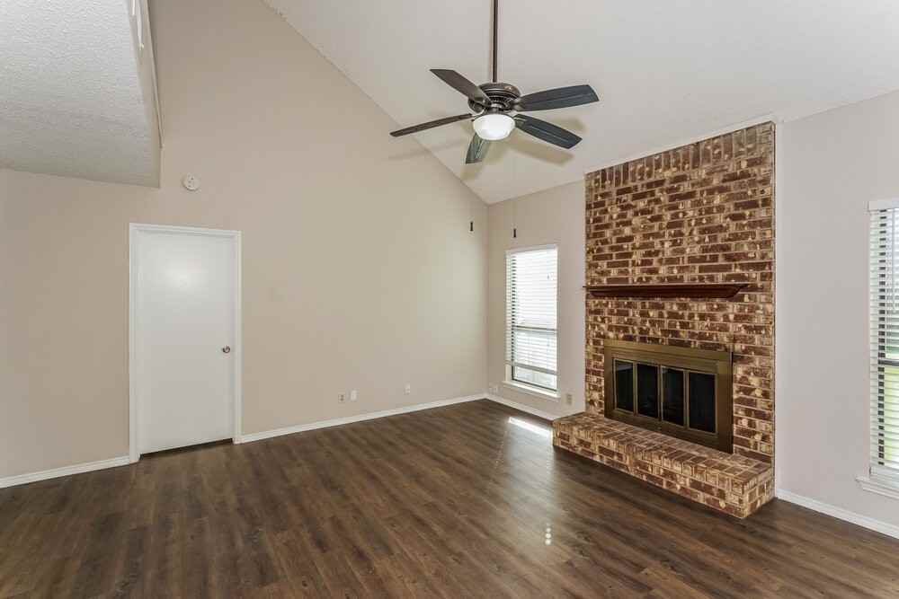 2200 Wembley Downs Dr - Photo 5 of 17