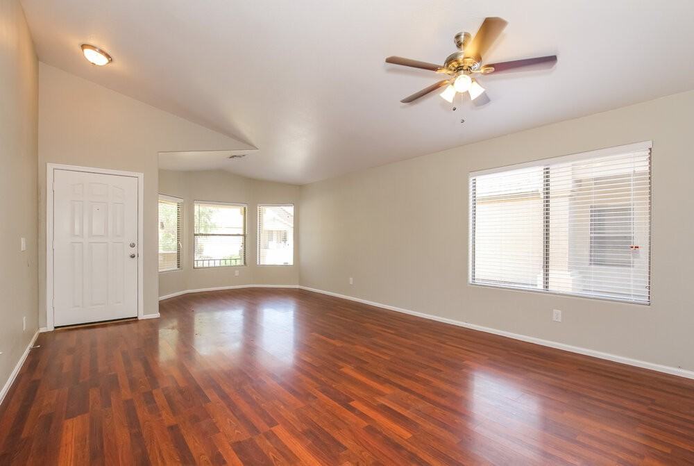 12321 W Marshall Ave - Photo 2 of 15