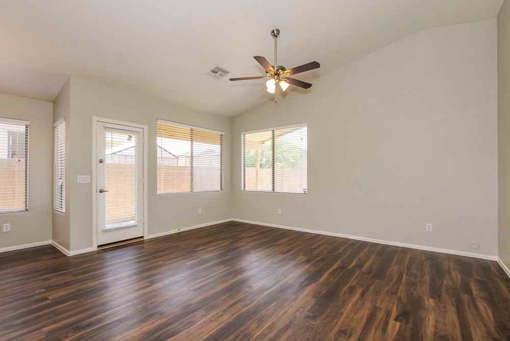 12321 W Marshall Ave - Photo 5 of 15