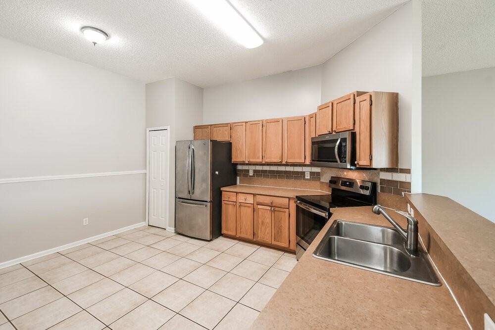 405 Cottage Cove Ct - Photo 7 of 16