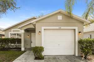 featured image of 326 Daniels Pointe Dr