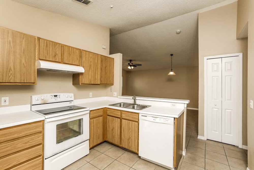 326 Daniels Pointe Dr - Photo 5 of 15