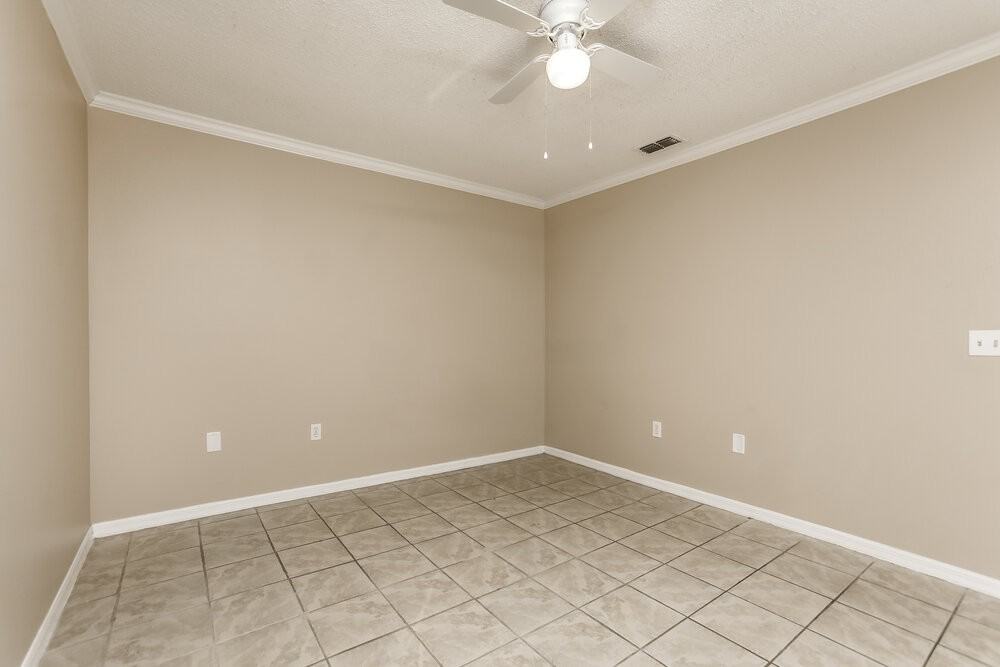 326 Daniels Pointe Dr - Photo 7 of 15