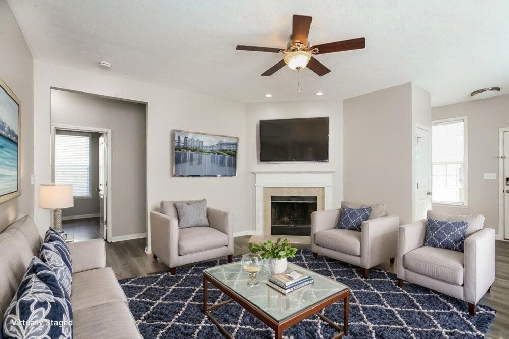 3400 Roundlake Ln - Photo 4 of 19