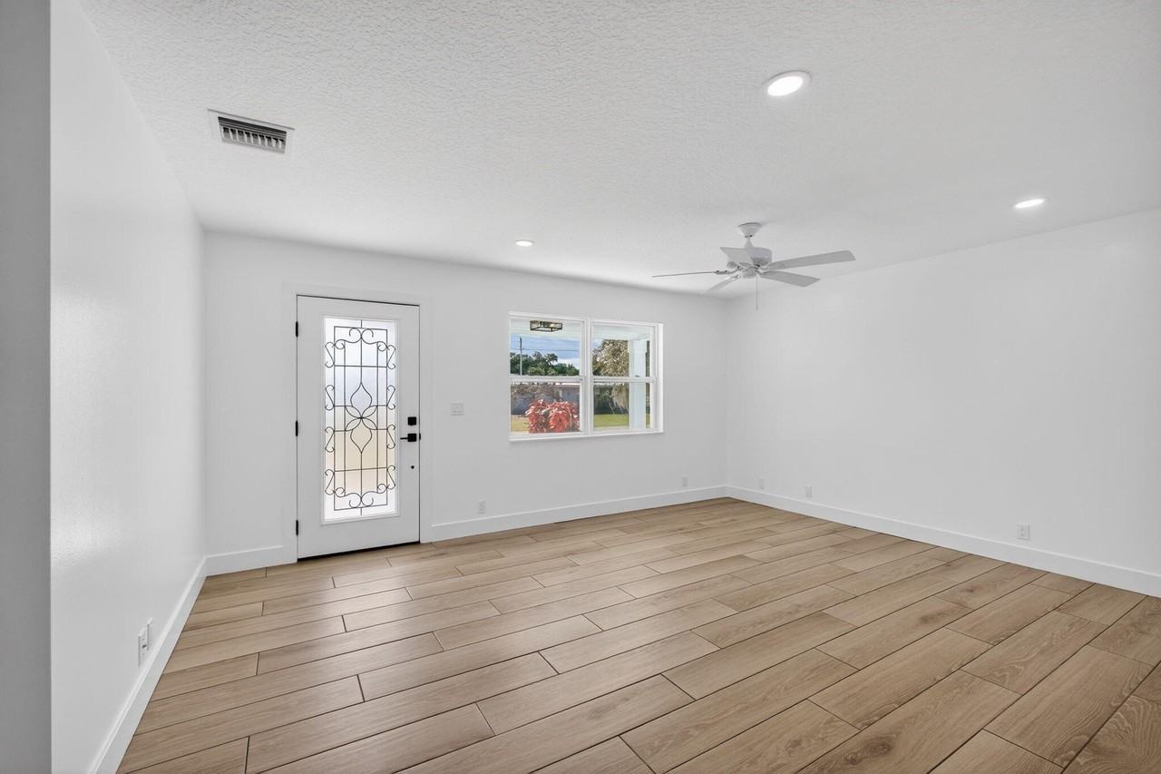 1265 Sw 29th Ter - Photo 7 of 47