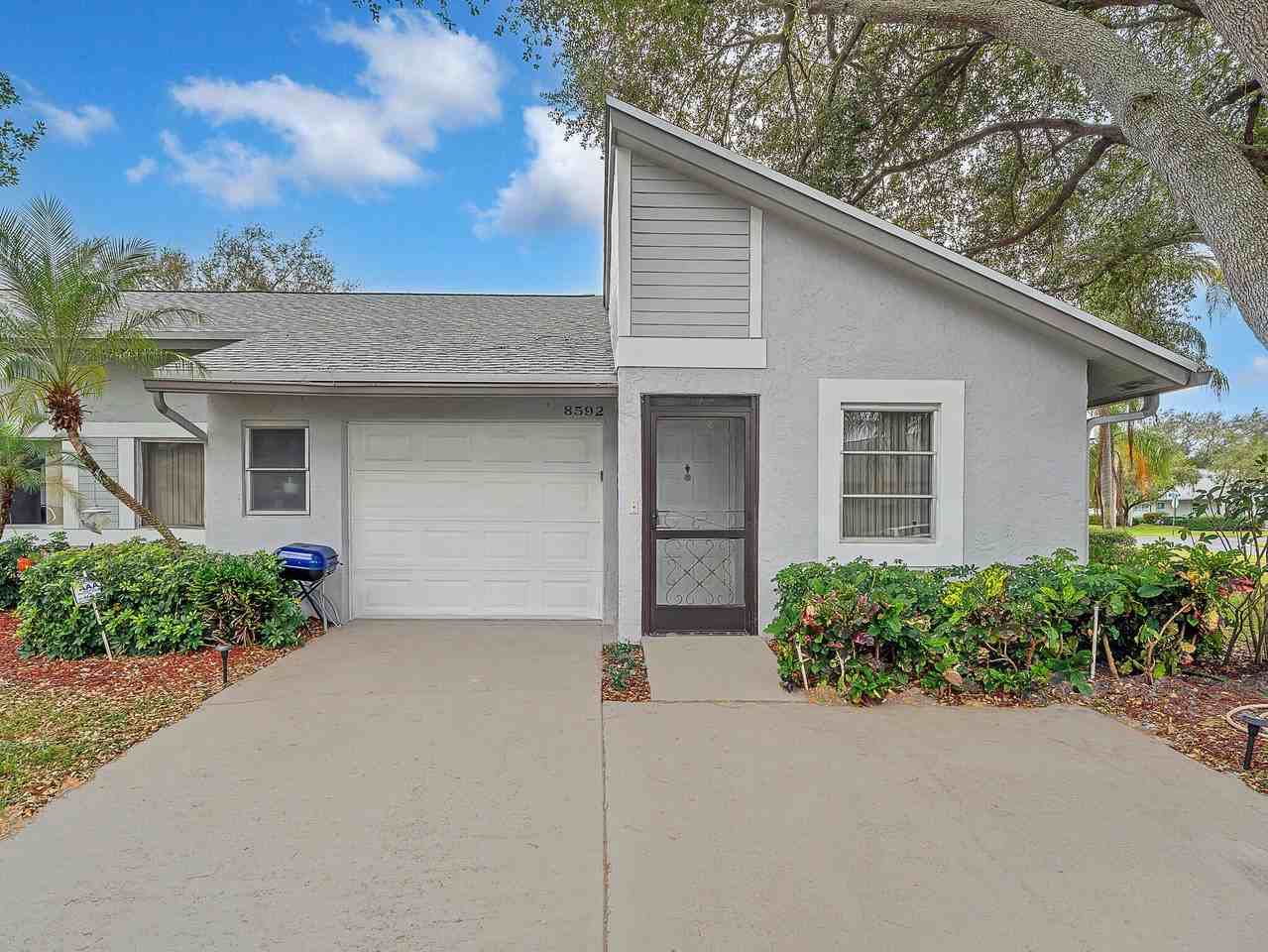 8592 Sunbird Pl - Photo 4 of 44