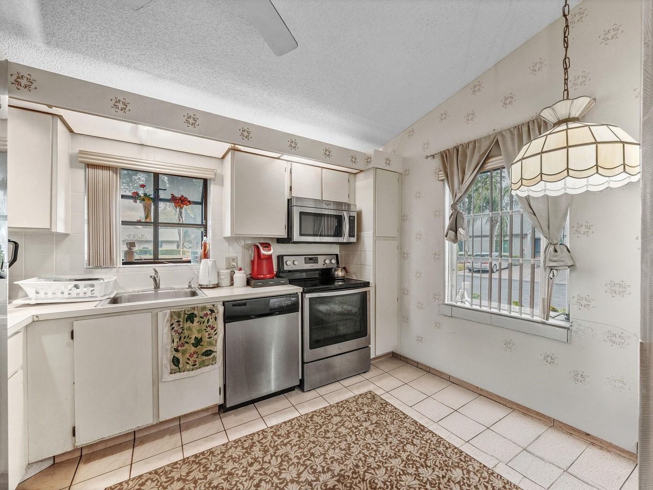 8592 Sunbird Pl - Photo 7 of 44