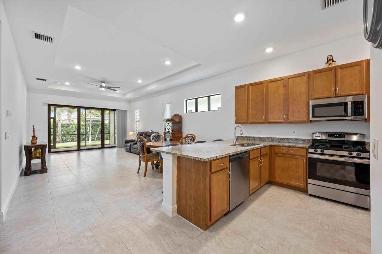 5409 Santa Rosa Ln - Photo 5 of 34