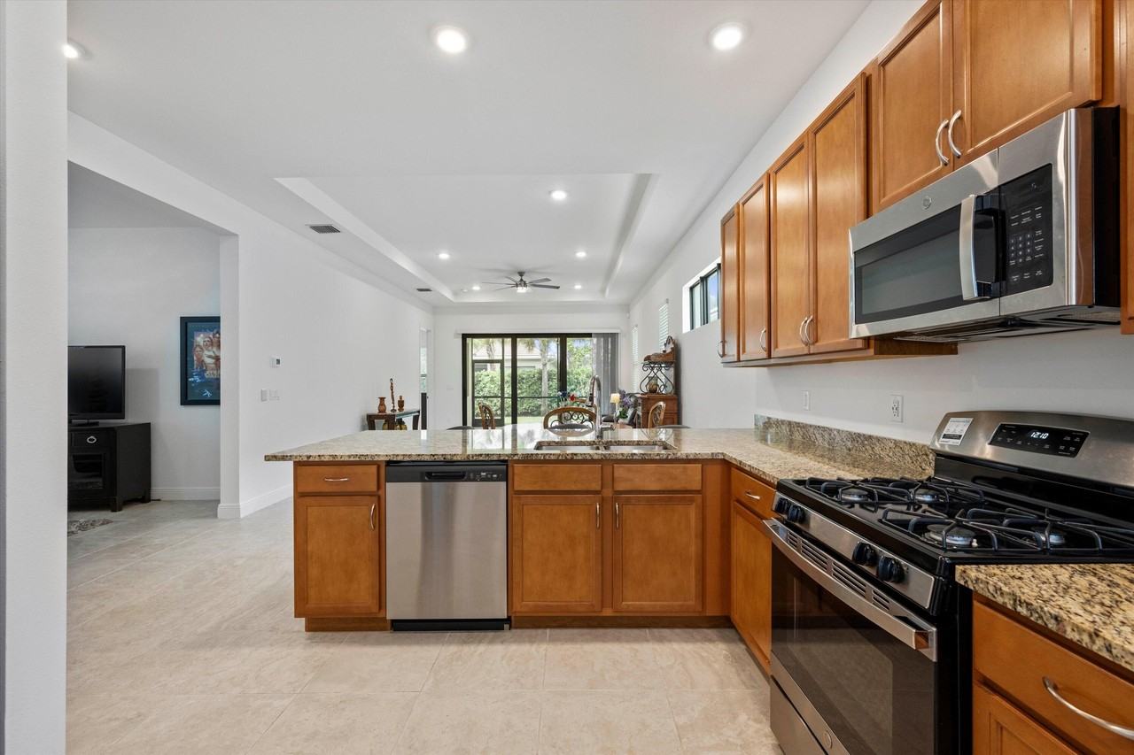 5409 Santa Rosa Ln - Photo 7 of 34