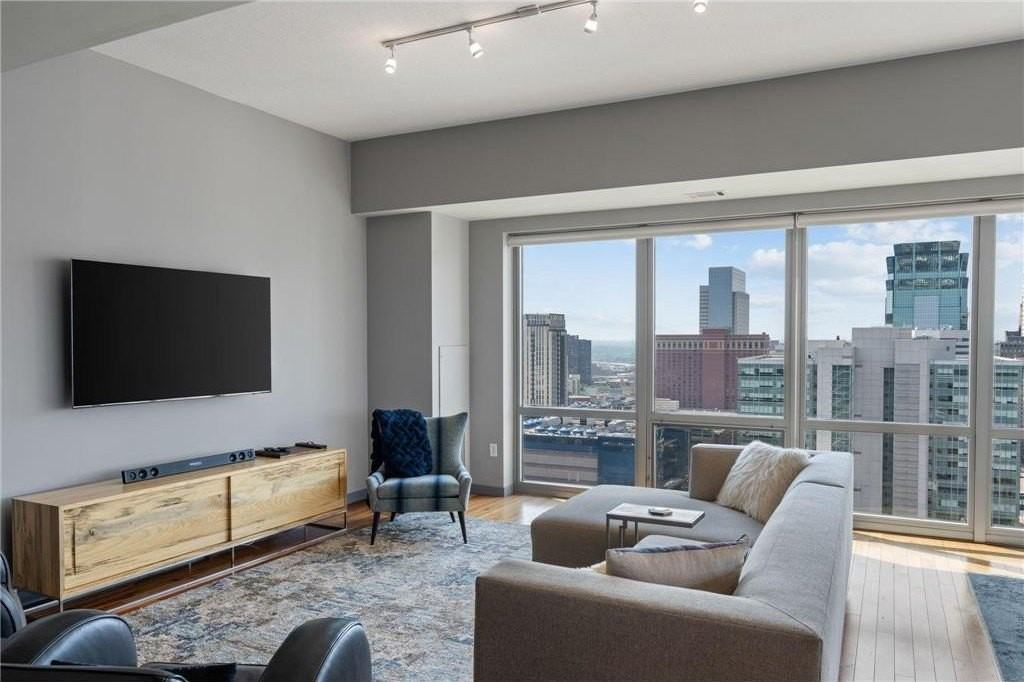 929 Portland Ave #2501 - Photo 5 of 50