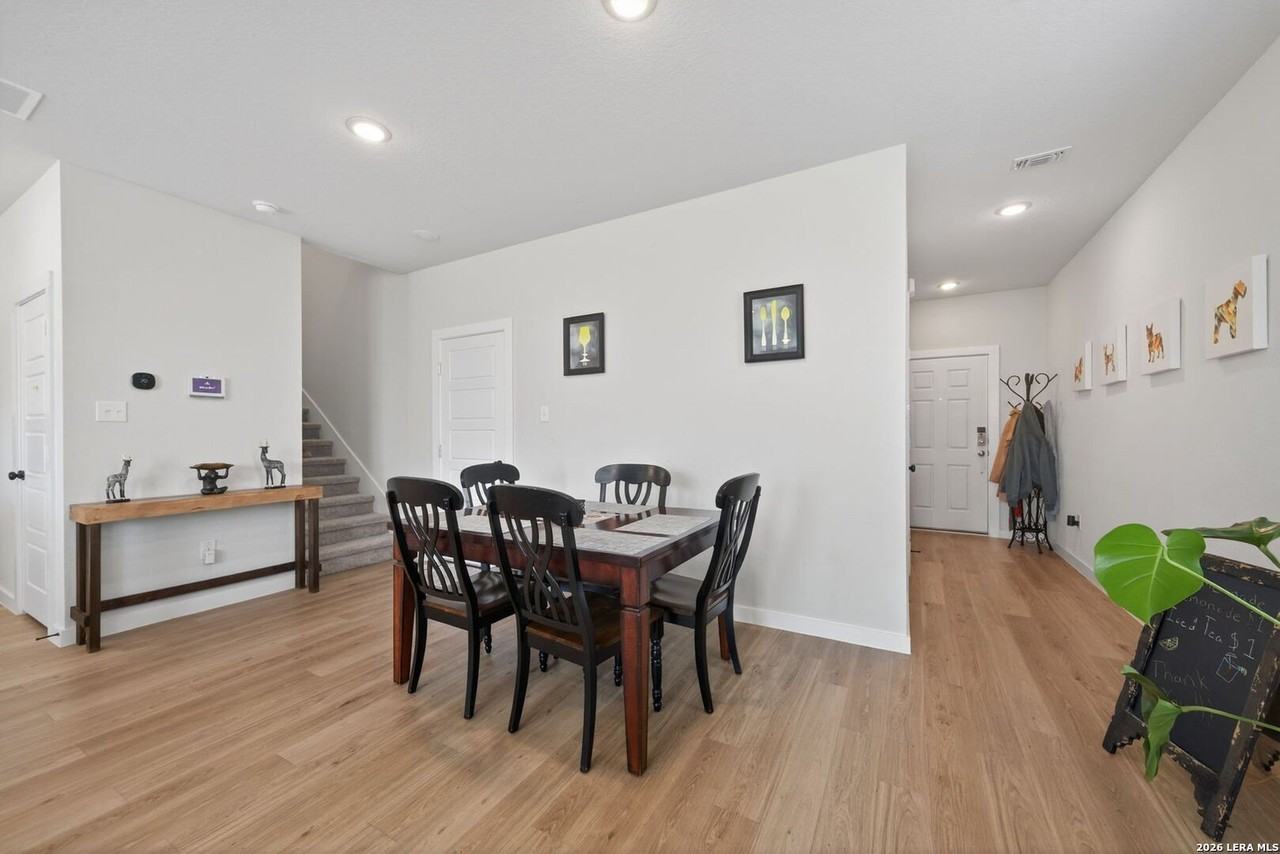 4238 Danforth St - Photo 6 of 21