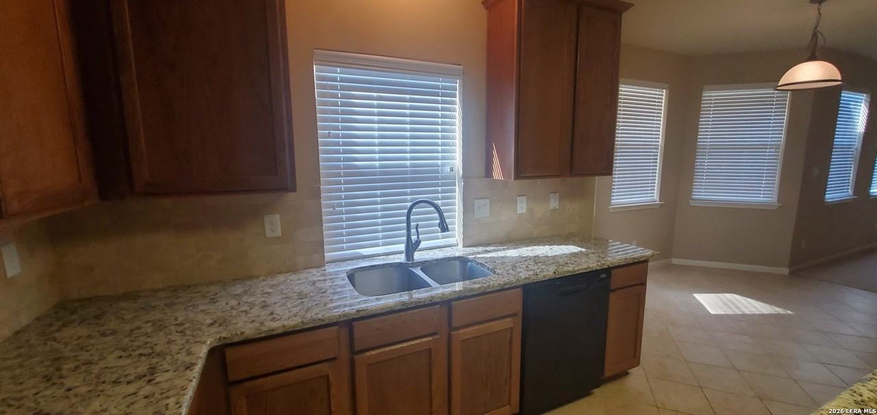 249 Nomad Ln - Photo 5 of 33