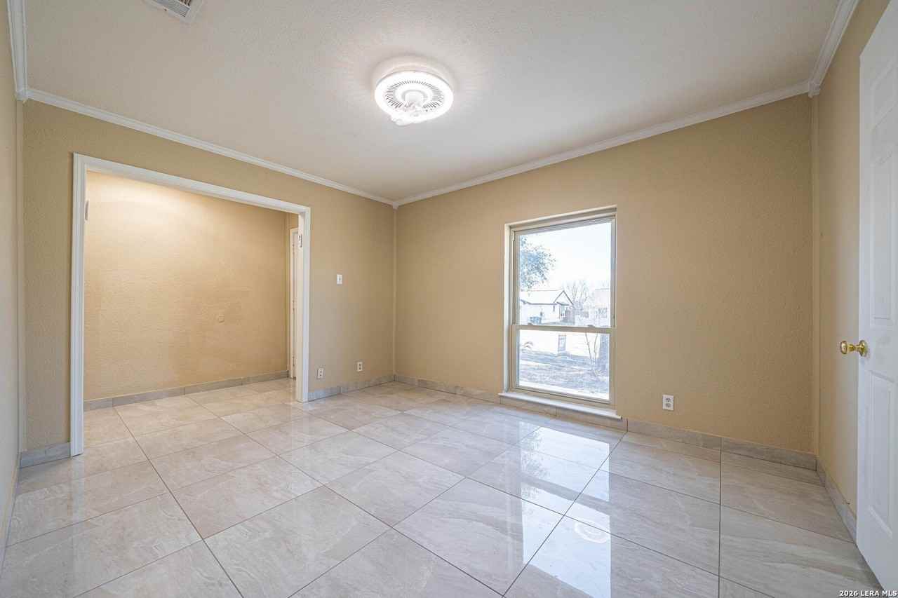 4918 Brookhead Ln - Photo 7 of 30