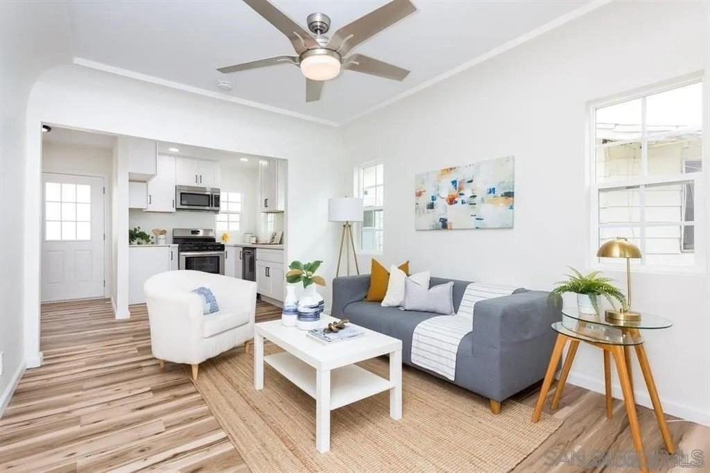 1015 Hoover Ave - Photo 5 of 14