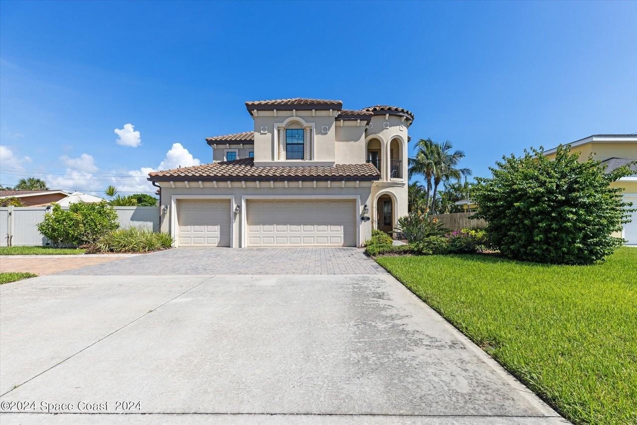 110 Poinsetta St - Photo 4 of 50