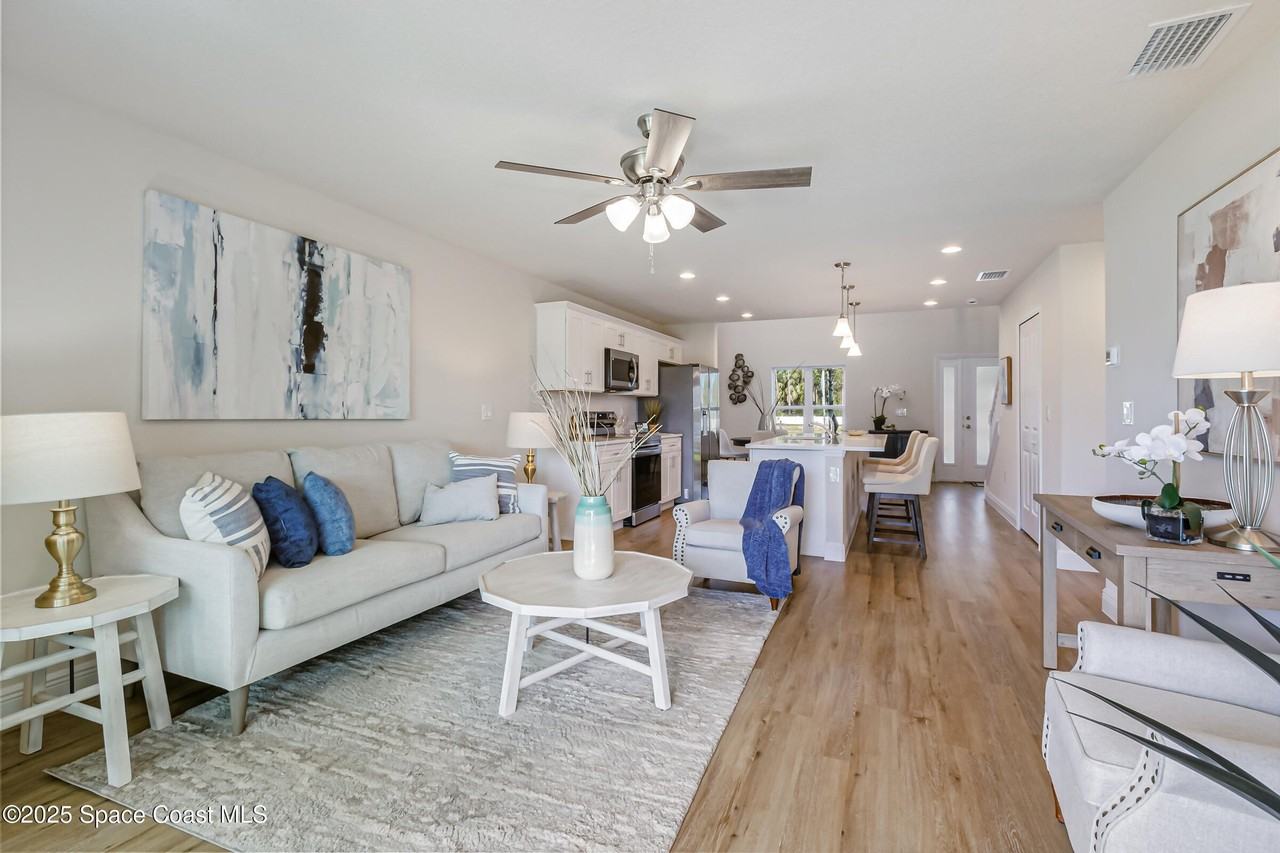 187 Hidden Woods Pl - Photo 2 of 39