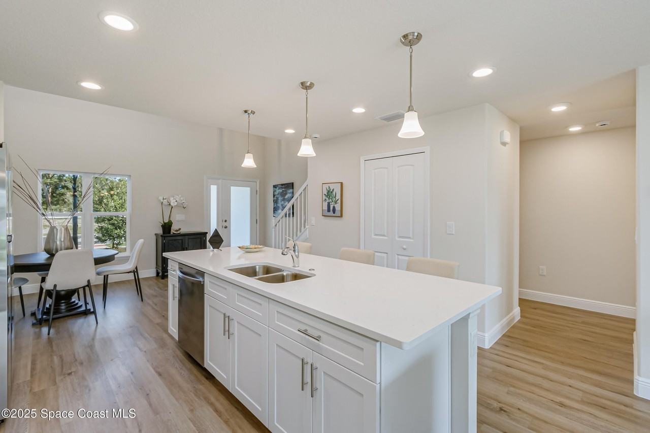 187 Hidden Woods Pl - Photo 7 of 39