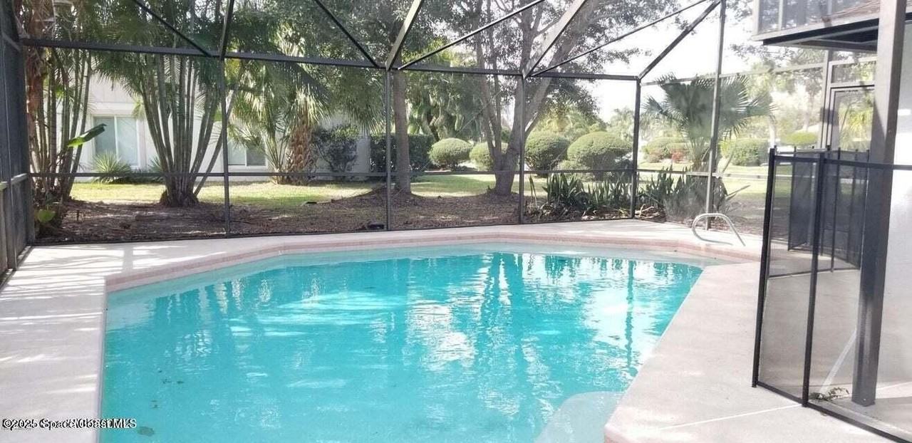 300 Olympia Ct - Photo 2 of 14