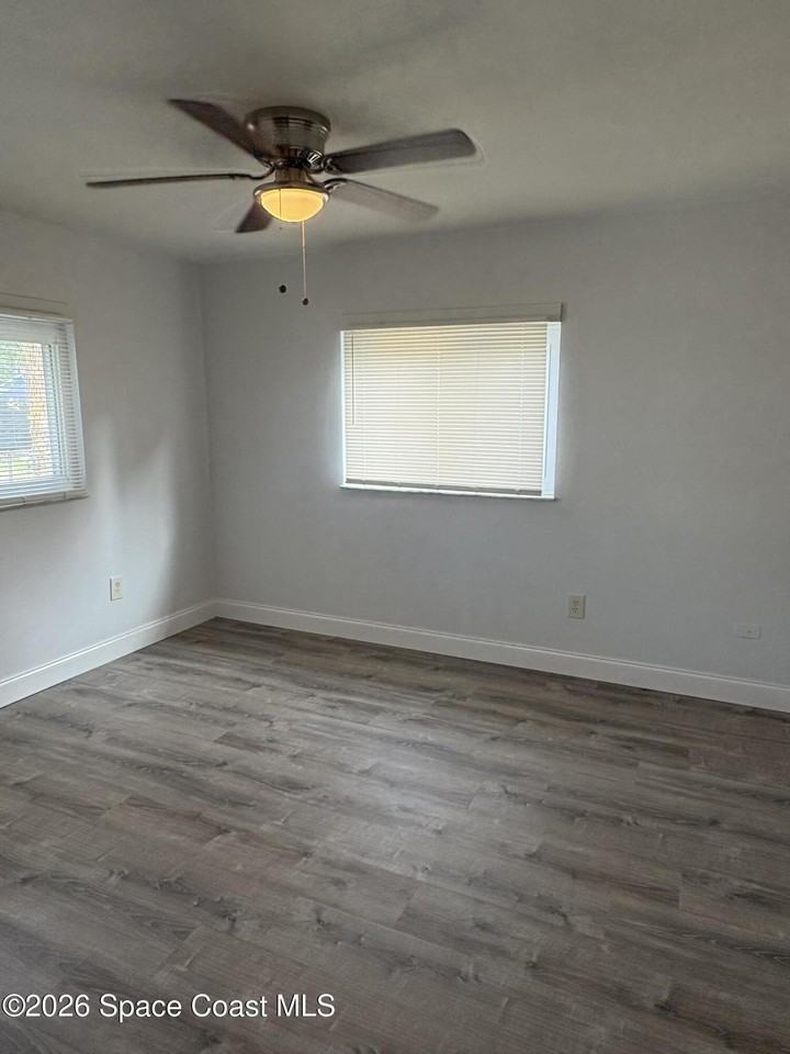 313 Oleander Pl - Photo 5 of 17