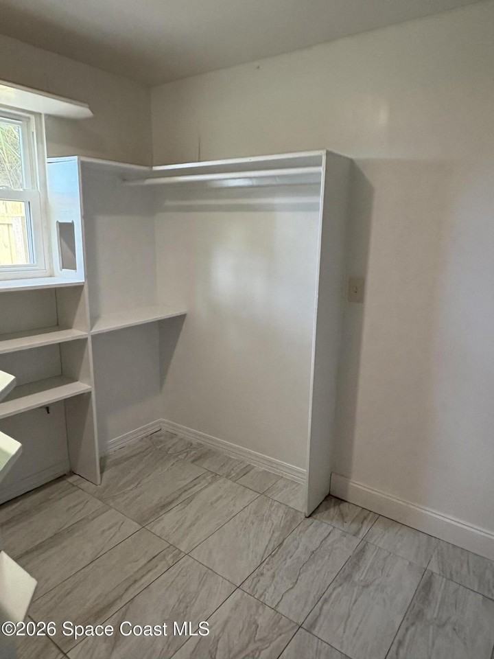 313 Oleander Pl - Photo 7 of 17