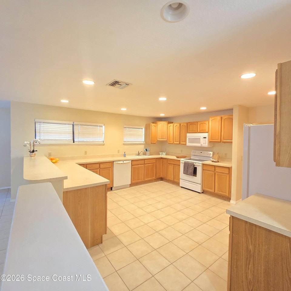 820 Tupelo Dr - Photo 3 of 18