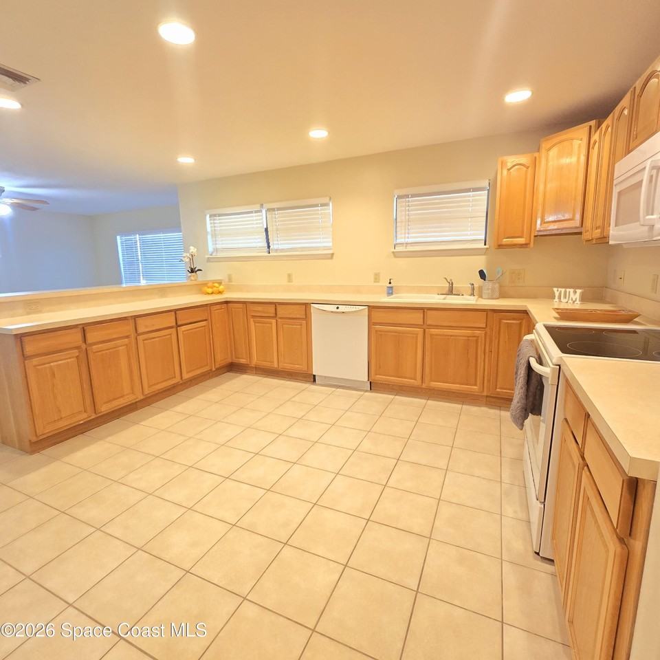 820 Tupelo Dr - Photo 4 of 18