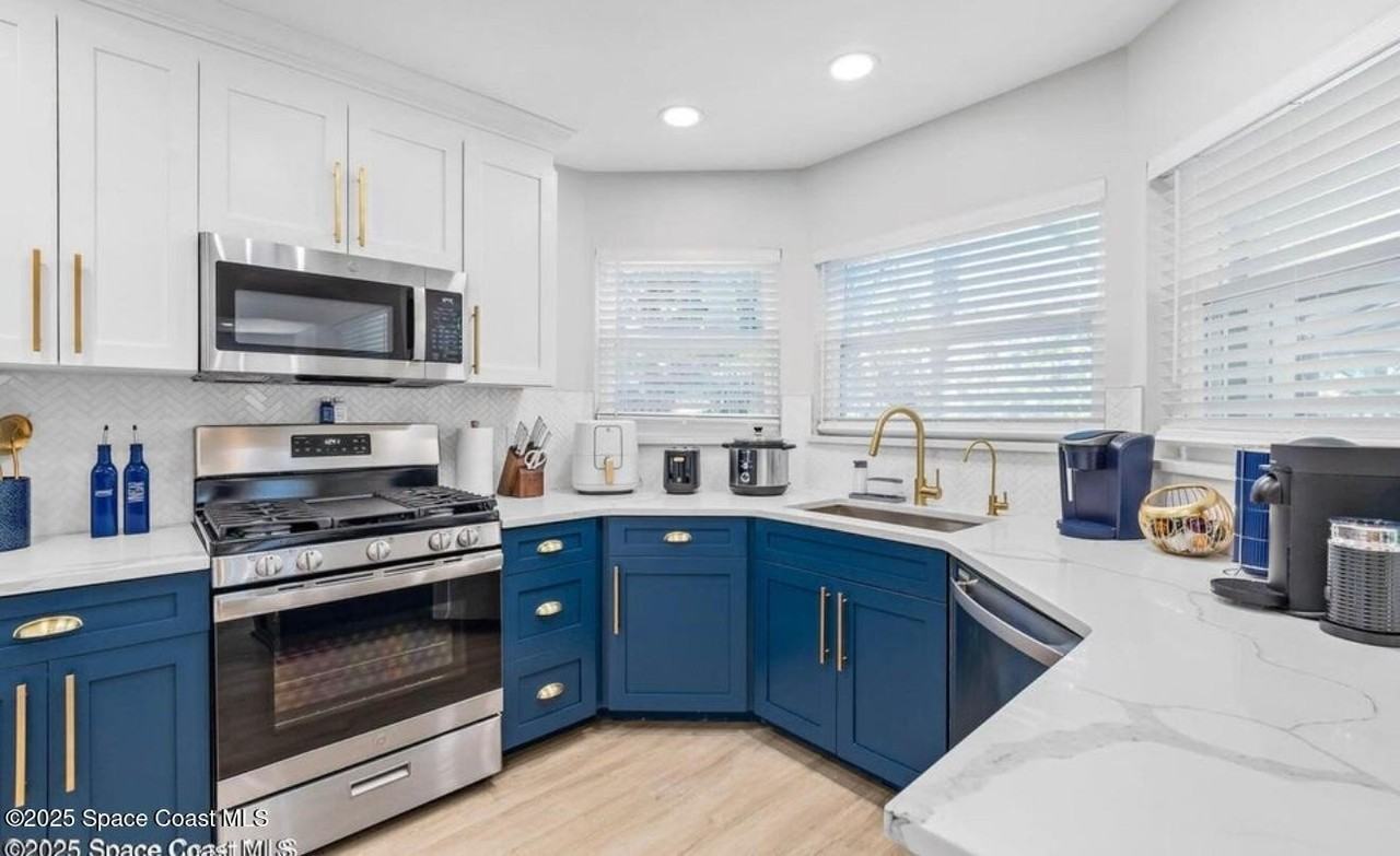 6765 Angeles Rd - Photo 4 of 45