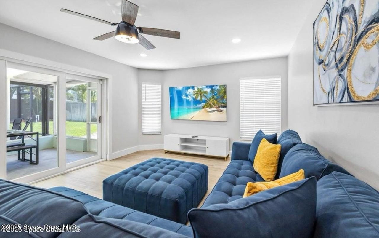 6765 Angeles Rd - Photo 5 of 45