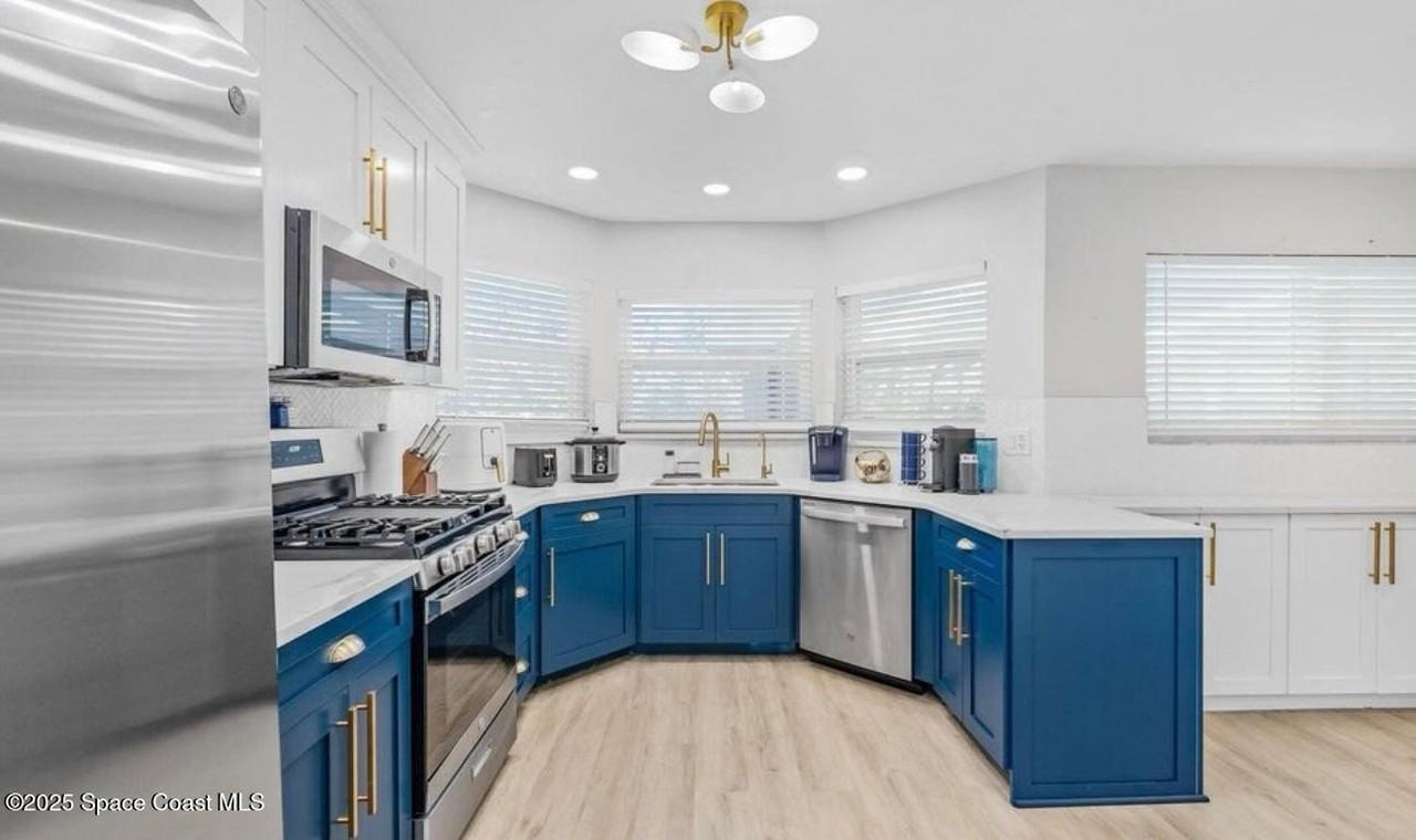 6765 Angeles Rd - Photo 6 of 45