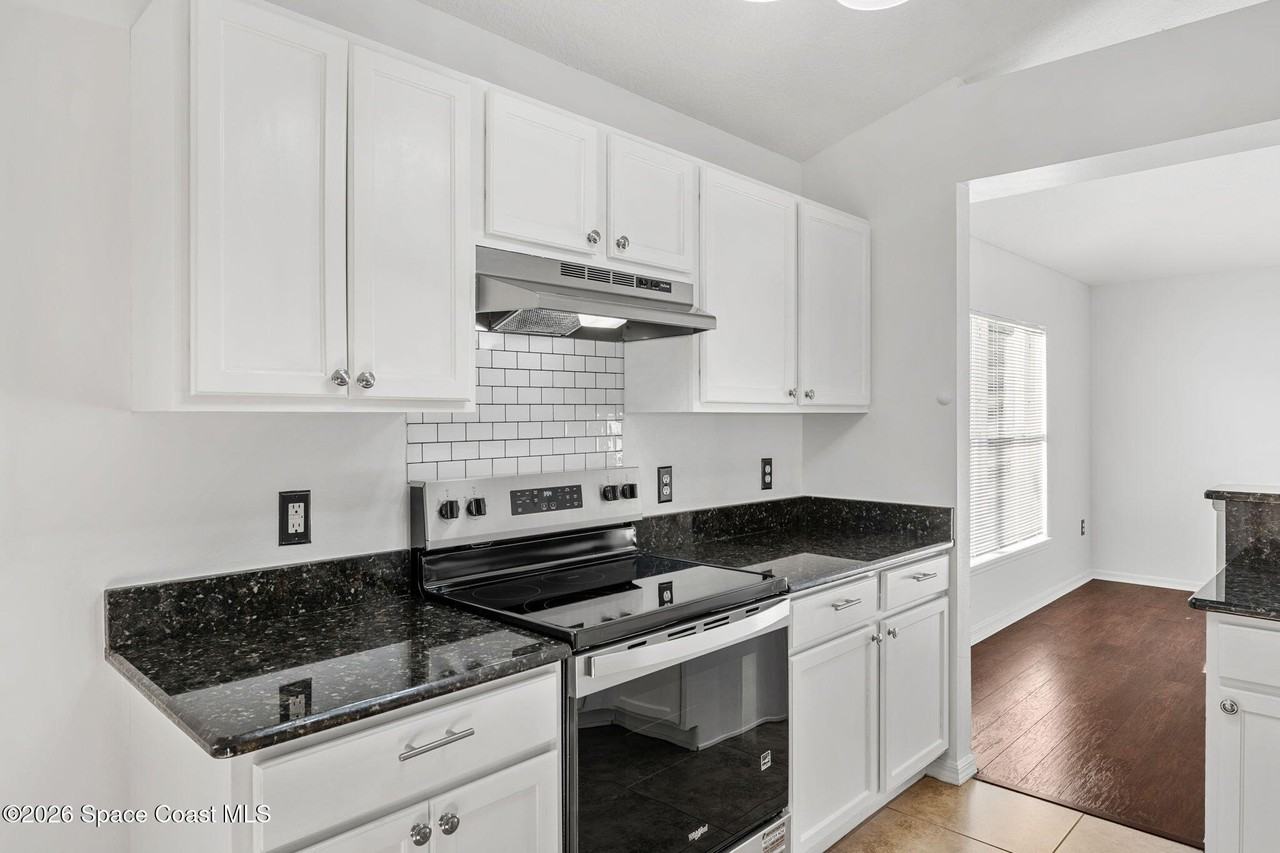 4426 Four Lakes Dr - Photo 2 of 50