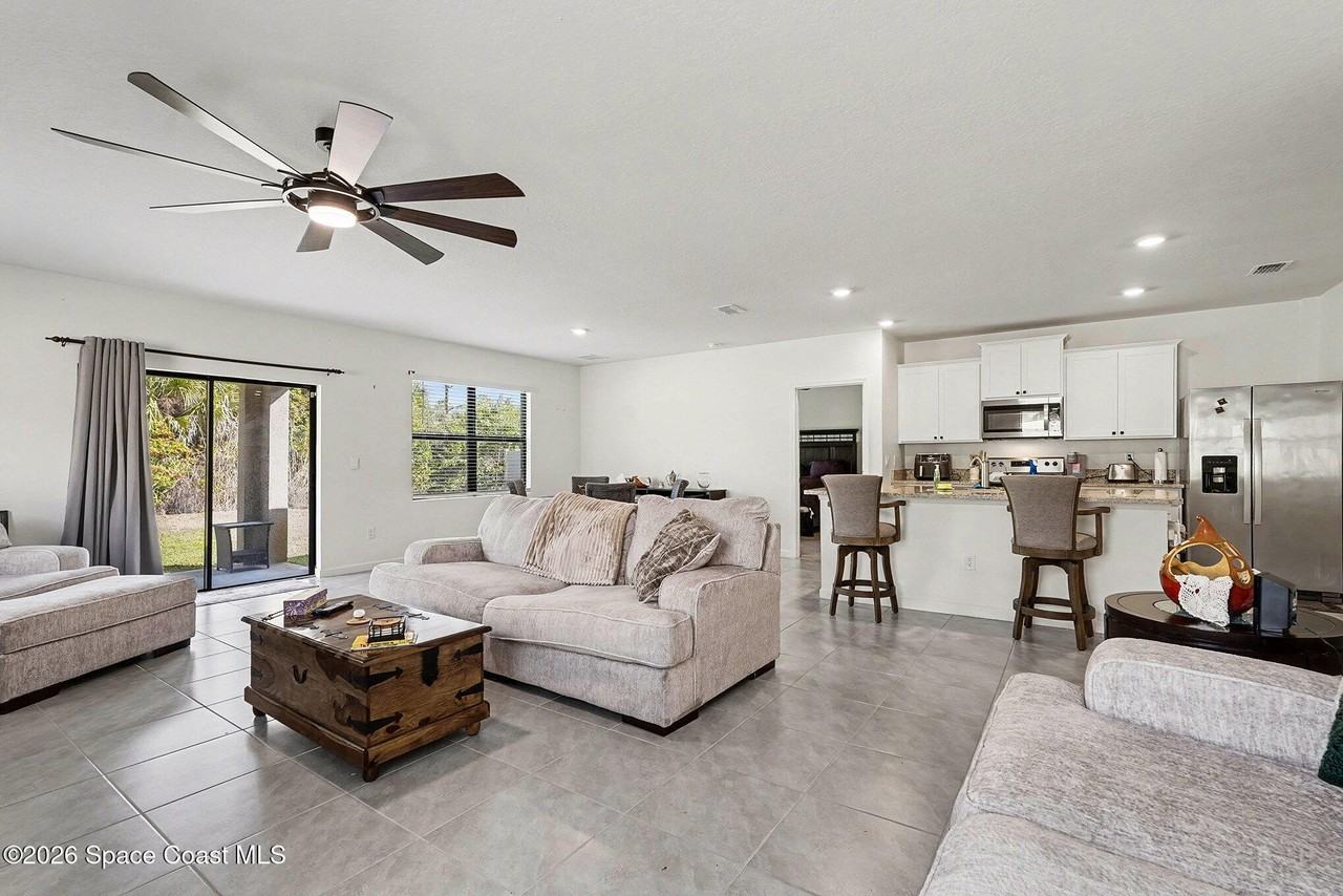 543 Old Country Rd Se - Photo 7 of 29