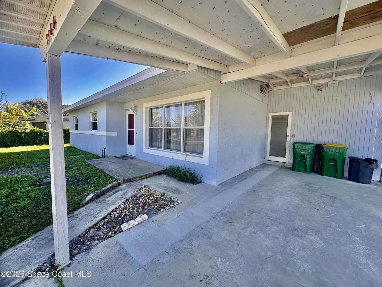 2946 Matthew Dr - Photo 2 of 19